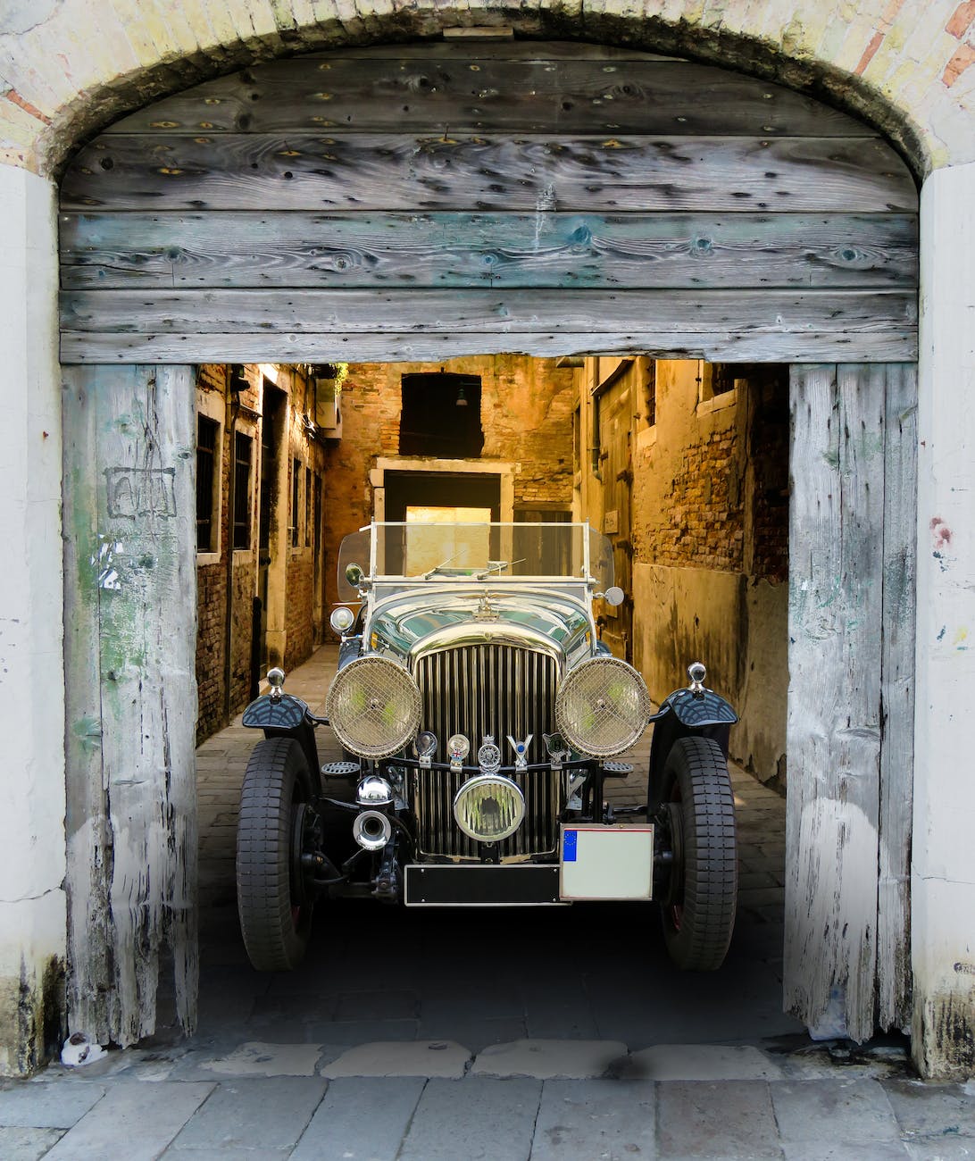 abandoned antique auto automobile
