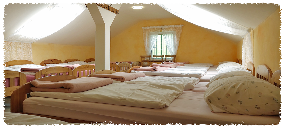 Pilger-Betten im Hausdachboden